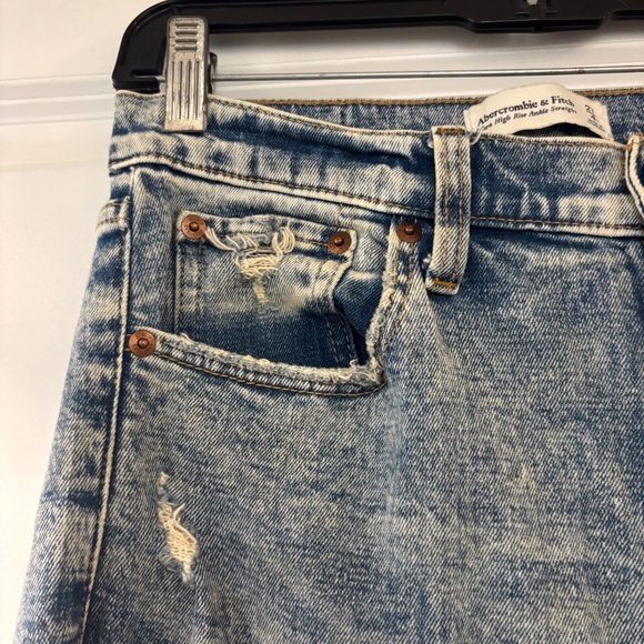 Abercrombie & Fitch Ultra High Rise Ankle Straight Acid Wash Distressed Jeans - Picture 3 of 13